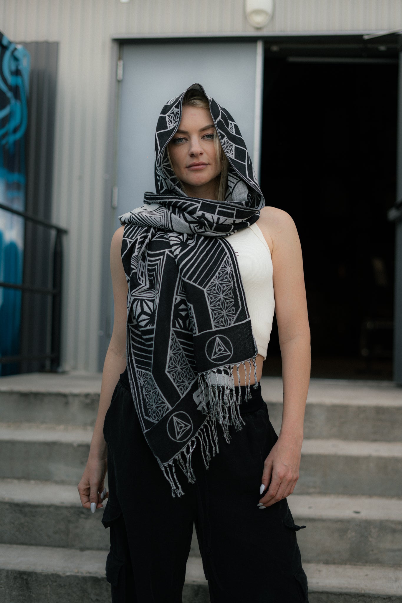 Pashmina: Black/White Woven (2024)